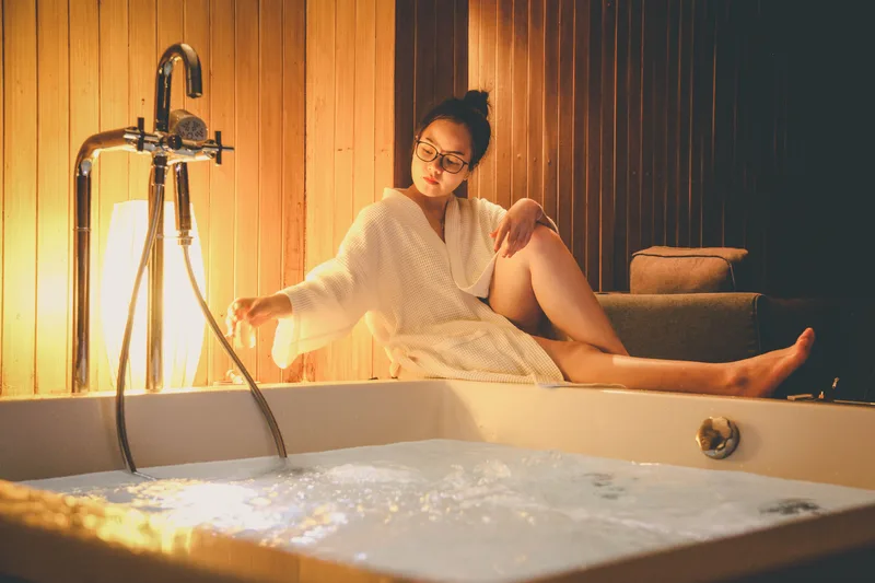 Jakuzili banyo